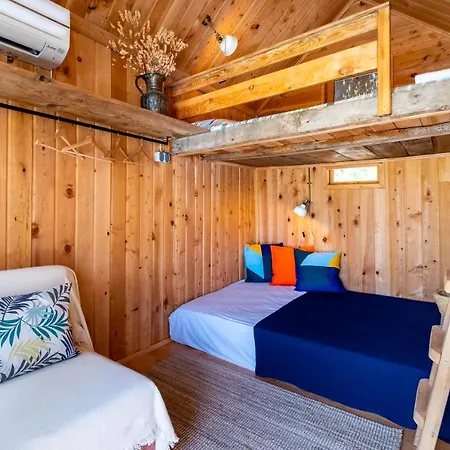 3 Guest house *